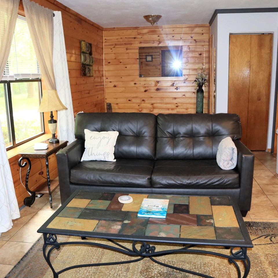 Charming Cabin Rental Perfect for Couples in Carroll County, Arkansas