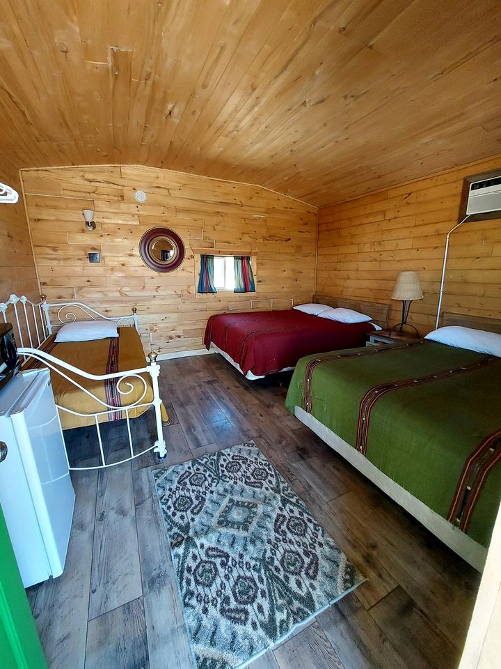 Cozy Cabin in Escalante, Utah - Amazing Glamping Spot for Exploring Canyons and National Parks