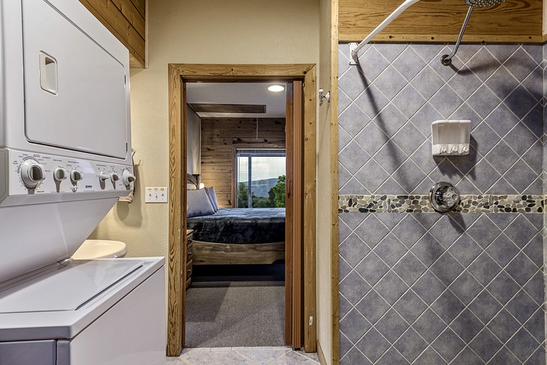 Cabins (United States of America, Compton, Arkansas)