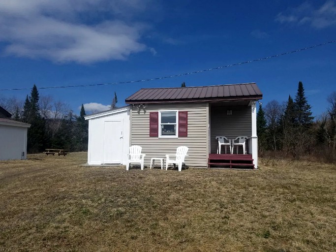 Cabins (United States of America, Stewartstown, New Hampshire)