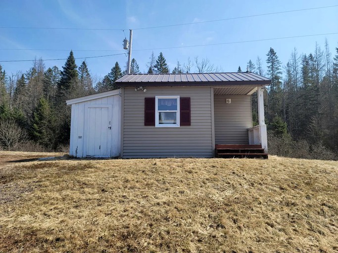 Cabins (United States of America, Stewartstown, New Hampshire)