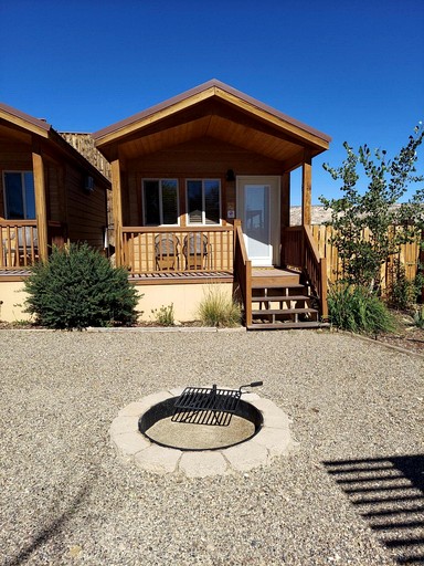 Cabins (United States of America, Escalante, Utah)