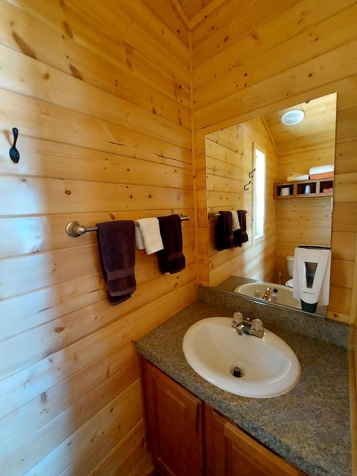 Cozy Cabin for Two in Escalante, Utah - Perfect for a Romantic Mountain Getaway