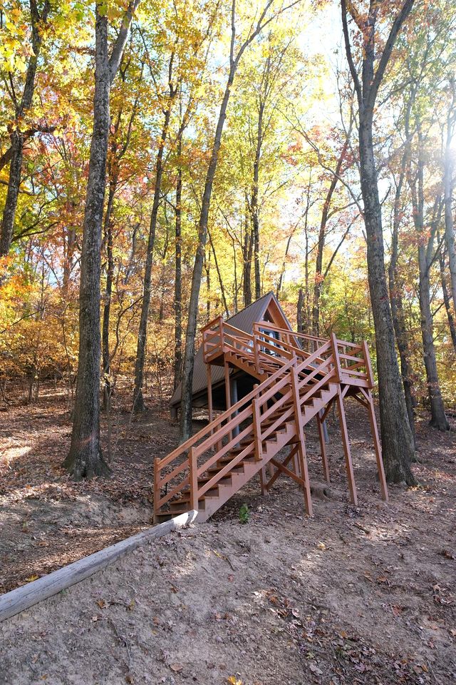 Cozy Tree Cabin with Wonderful Views from the Deck by Tappan Lake in Ohio
