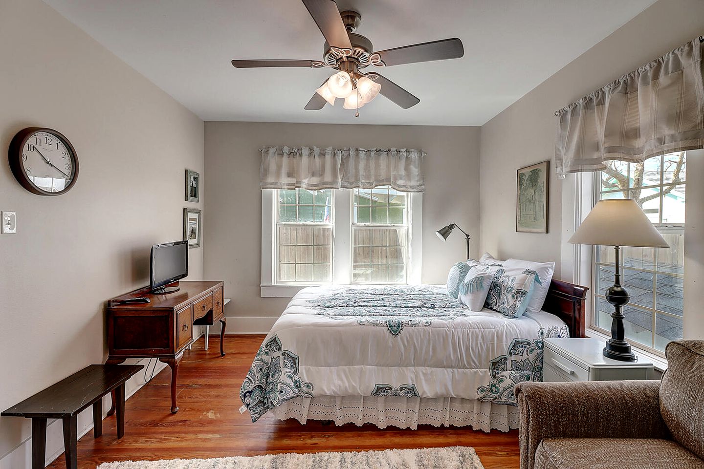Fantastic Spacious Cottage with Private Garden Perfect for Families in Rockport, Texas