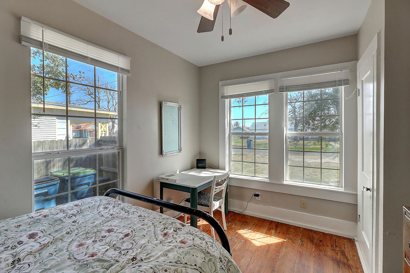 Fantastic Spacious Cottage with Private Garden Perfect for Families in Rockport, Texas