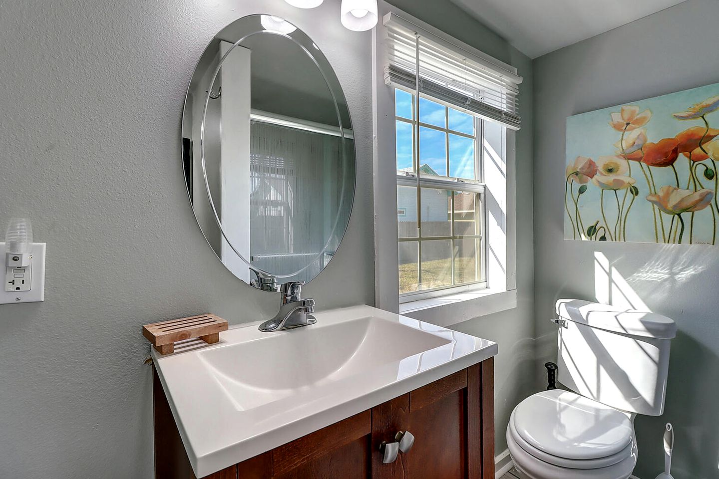 Fantastic Spacious Cottage with Private Garden Perfect for Families in Rockport, Texas