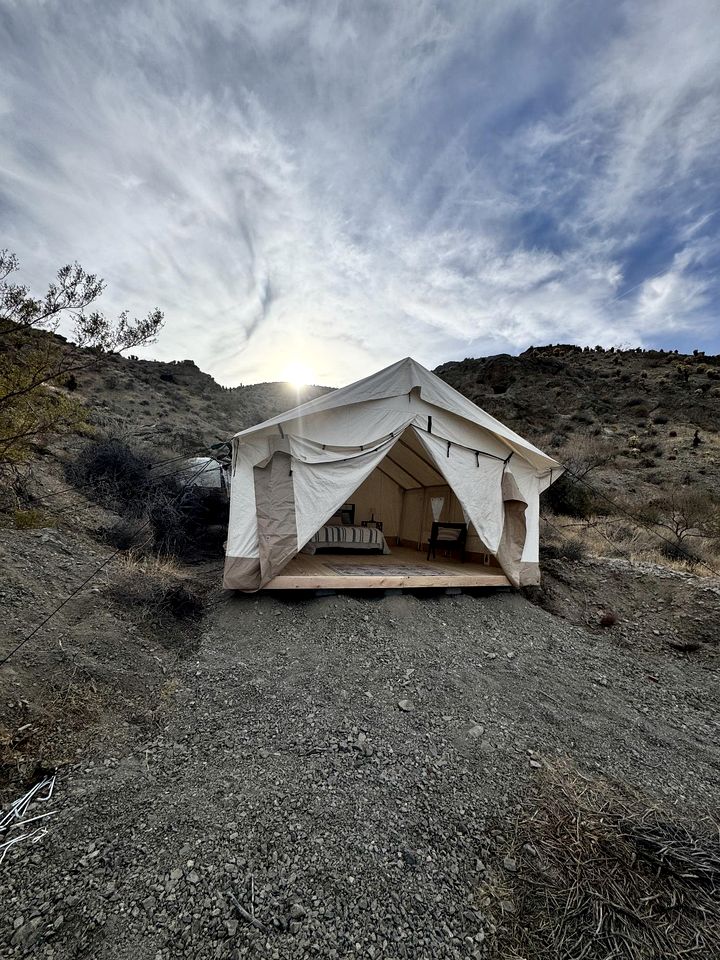 Serene Cozy Tent with Spectacular Desert and Sunset Views in Nevada