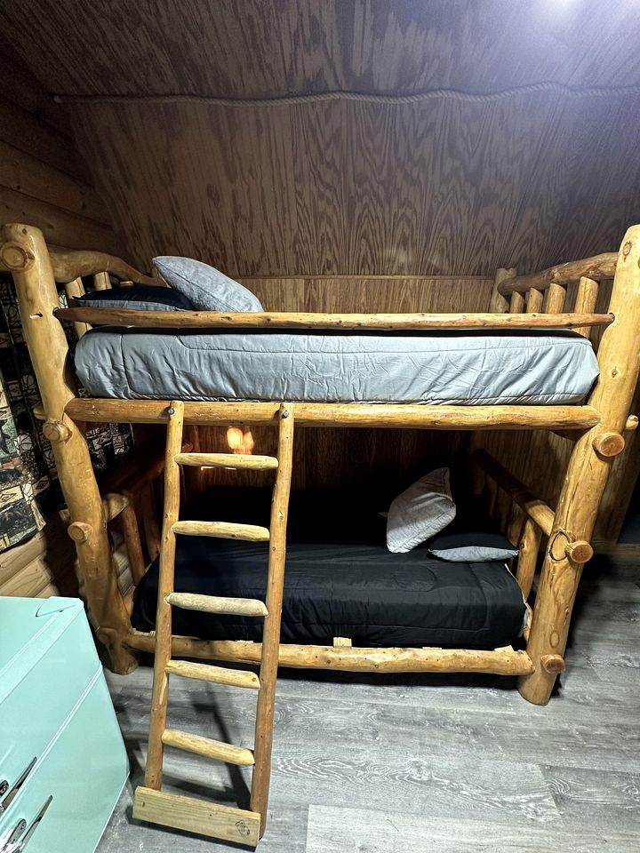 Pet Friendly Cabin with Fire Pit in Murfreesboro, Arkansas