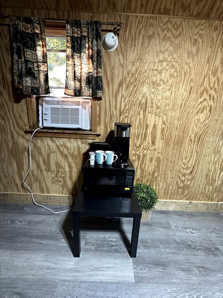 Pet Friendly Cabin with Fire Pit in Murfreesboro, Arkansas