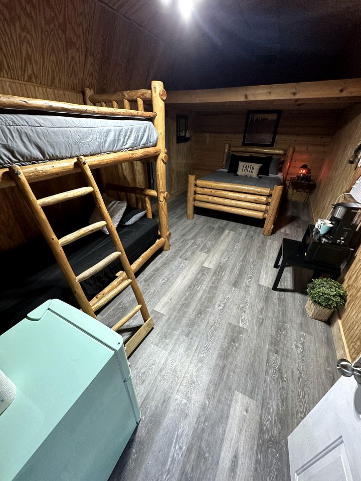 Pet Friendly Cabin with Fire Pit in Murfreesboro, Arkansas