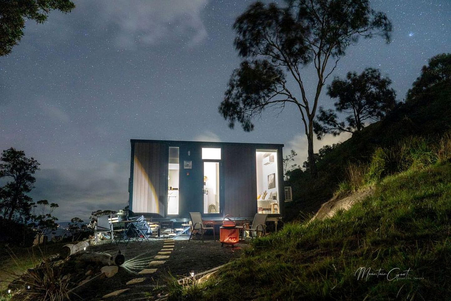 Eco-Friendly and Pet-Friendly Tiny House with Beautiful River Views in Tasmania, Australia