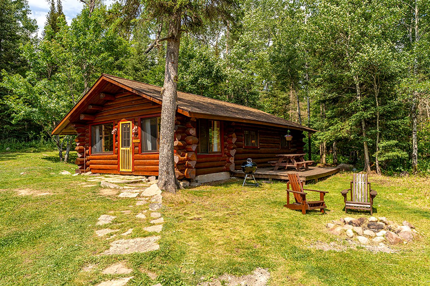 Ely Pet-Friendly Cabin Rental for Memorable Lakeside Vacations in Minnesota