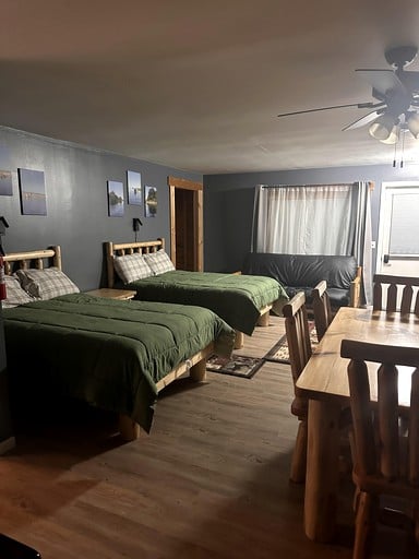 Cabins (United States of America, Ocqueoc, Michigan)