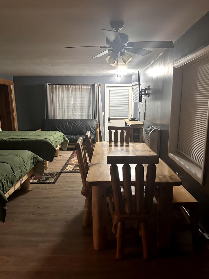 Ocqueoc Delux Double Cabin Pet-Friendly in Ocqueoc, MI