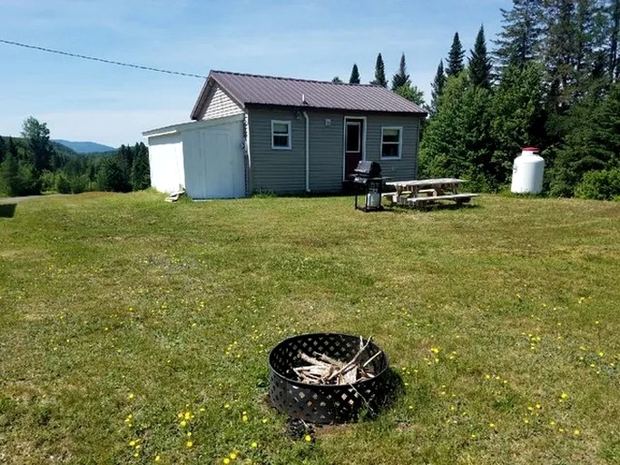 Cabins (United States of America, Stewartstown, New Hampshire)