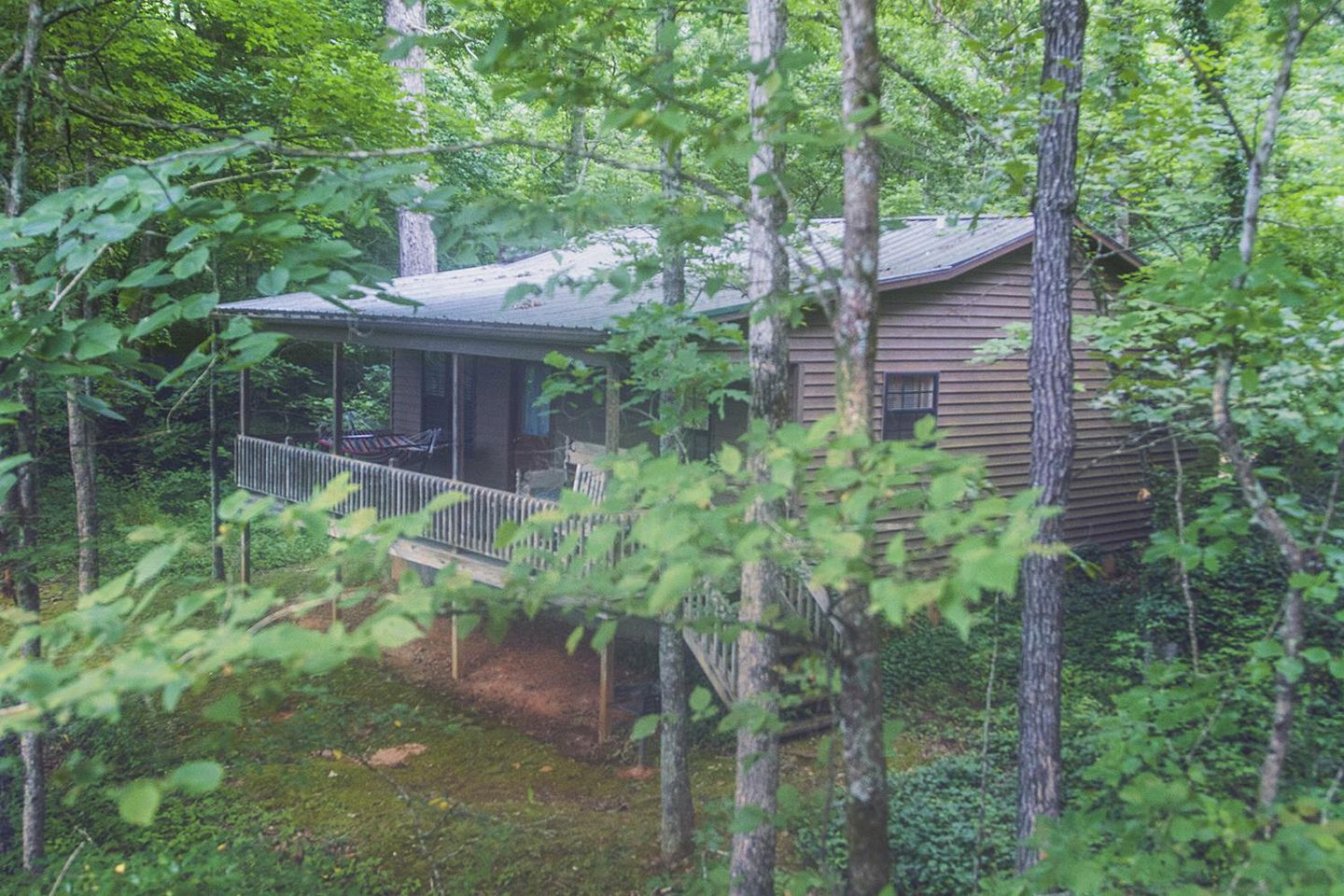 Family-Friendly Cabin Rental with River Views near Knoxville