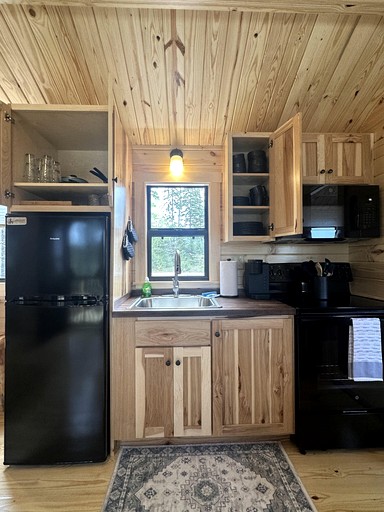 Cabins (United States of America, Milbridge, Maine)