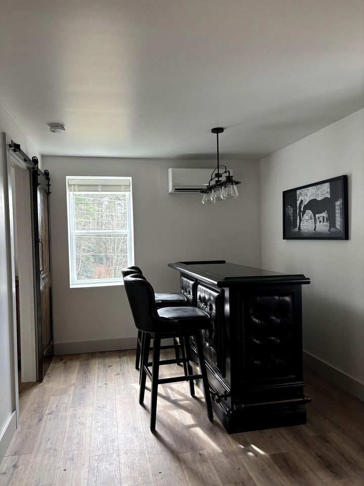 Spacious and Luxurious Farmhouse with Private Hot Tub and Game Room, Perfect for a Weekend Escape from Asheville