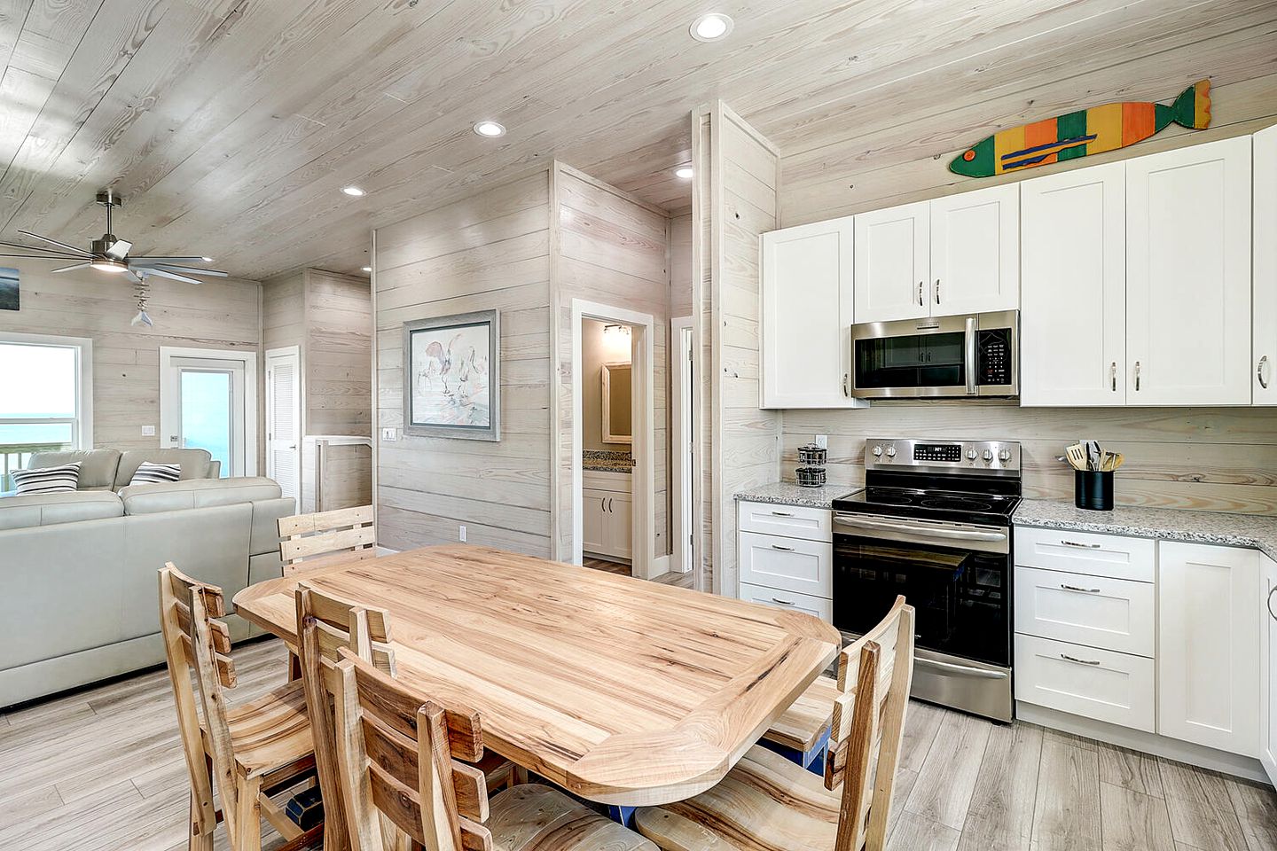 Beachfront House with Jacuzzi, Pool and Stunning Sunset Views in Fulton, Texas