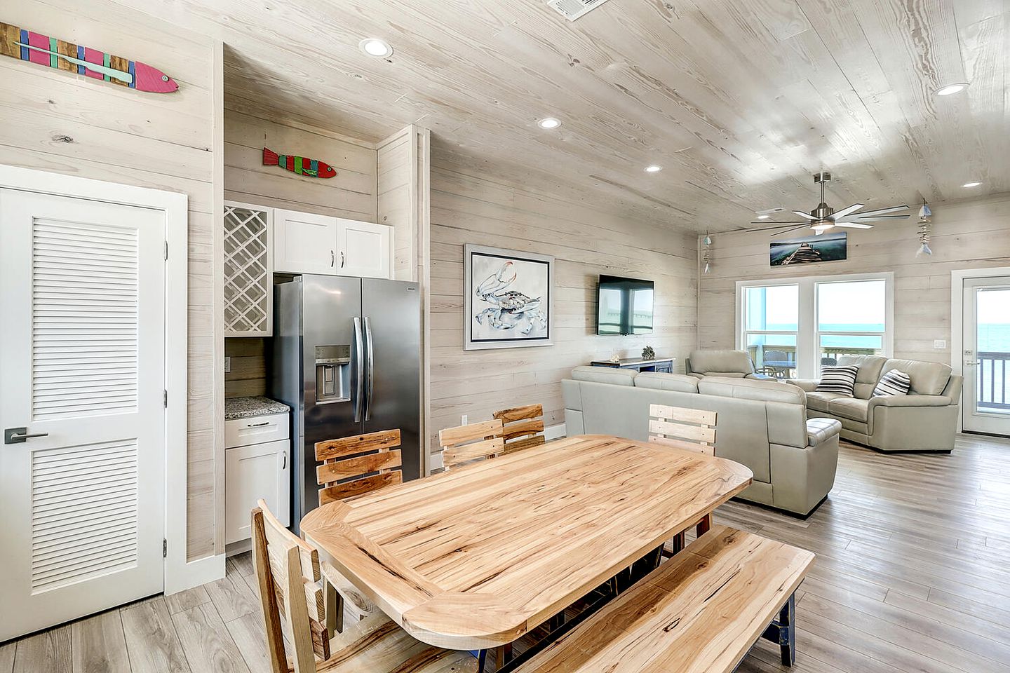 Beachfront House with Jacuzzi, Pool and Stunning Sunset Views in Fulton, Texas