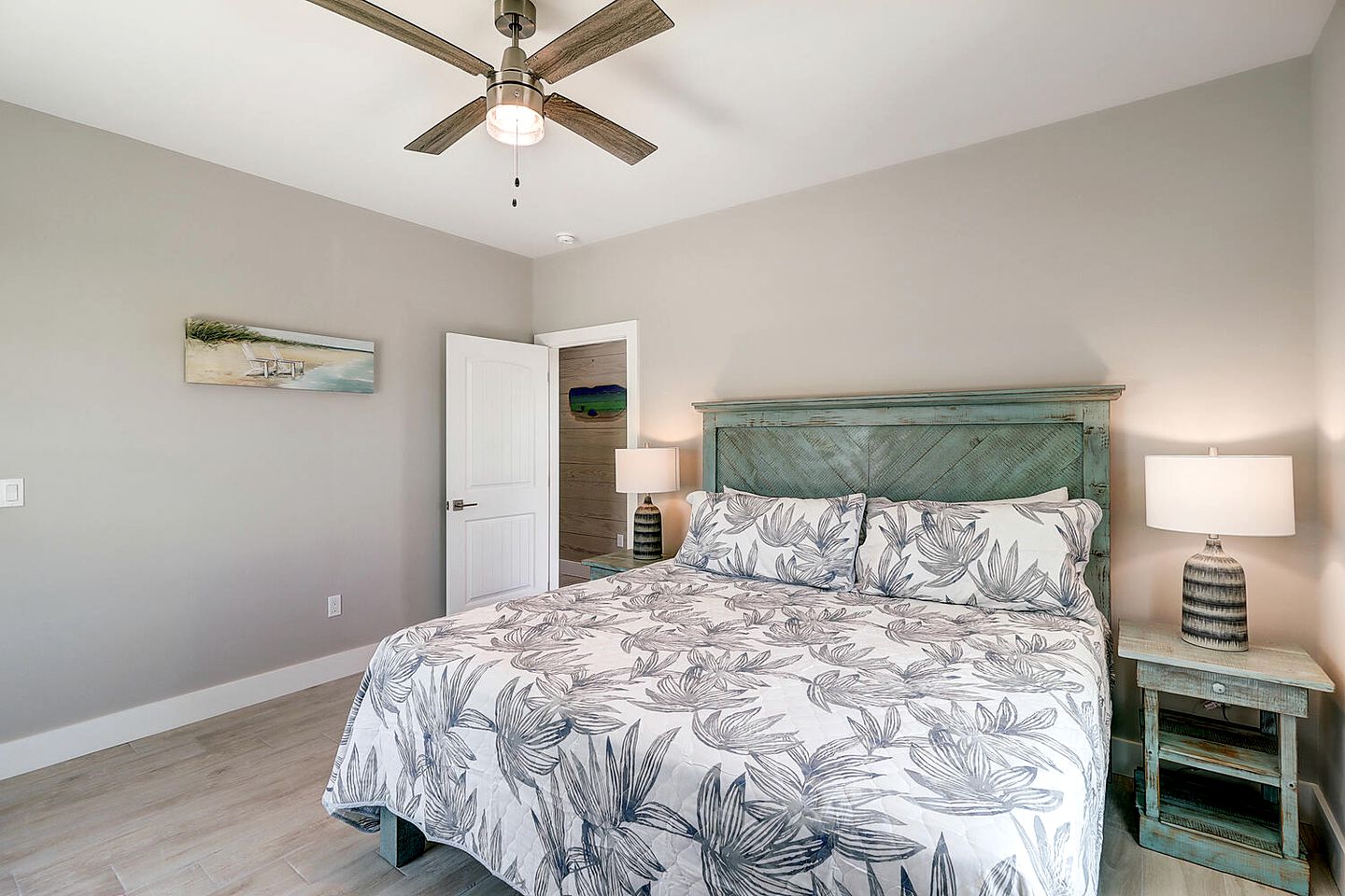 Beachfront House with Jacuzzi, Pool and Stunning Sunset Views in Fulton, Texas