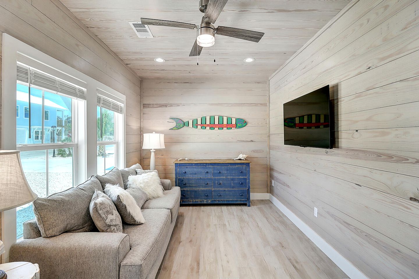 Beachfront House with Jacuzzi, Pool and Stunning Sunset Views in Fulton, Texas