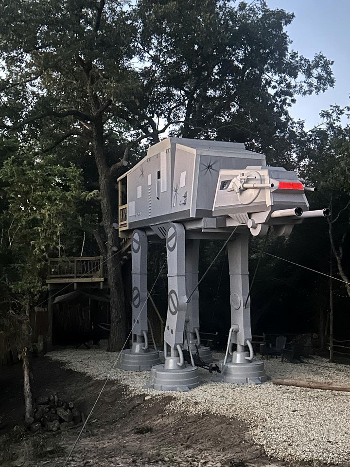 Spectacular Treehouse with Speeder Bike & Creek Views near Forestburg, Texas