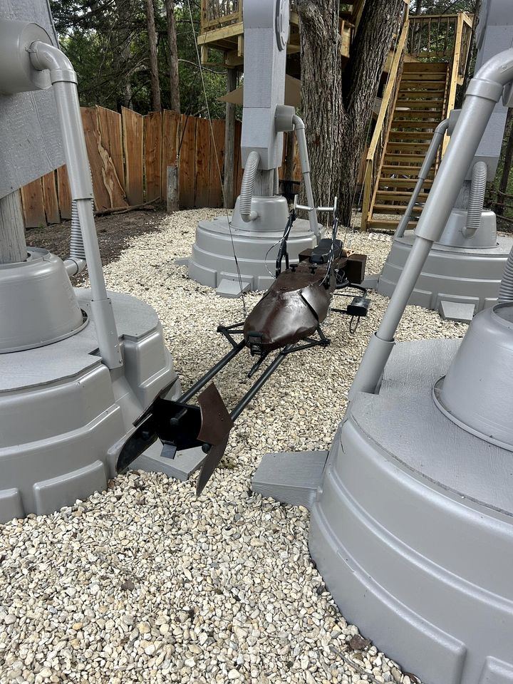 Spectacular Treehouse with Speeder Bike & Creek Views near Forestburg, Texas