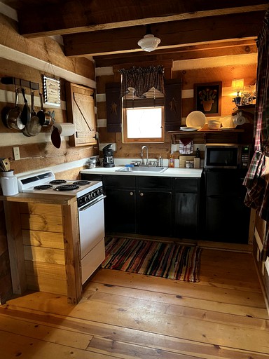 Cabins (United States of America, Galax, Virginia)