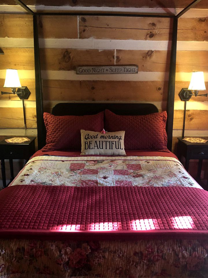 Galax Getaways in This Cozy Cabin with Hot Tub and Breakfast Included, Perfect for Some Down-Time in Virginia