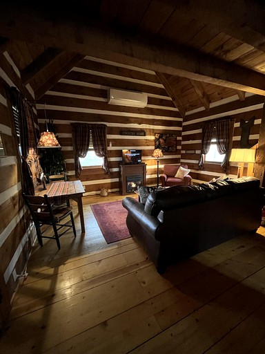 Cabins (United States of America, Galax, Virginia)