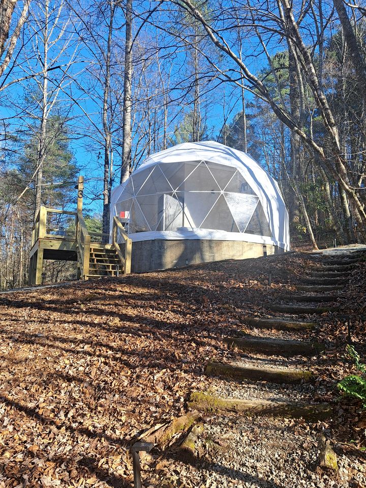 Relaxing Dome in the Heart of the Blue Ridge Mountains for an Unforgettable Glamping Experience in Rosman, North Carolina