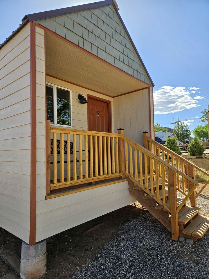Glamping Cabin with King Bed in Escalante, Utah, Perfect for a Trip to the Devil's Garden