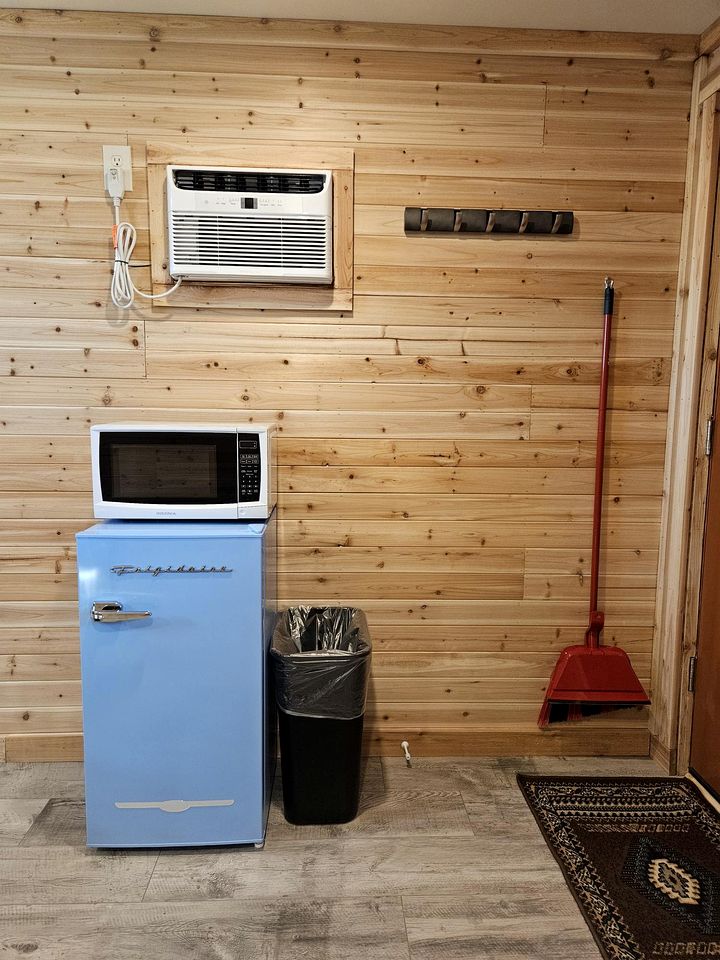 Glamping Cabin with King Bed in Escalante, Utah, Perfect for a Trip to the Devil's Garden