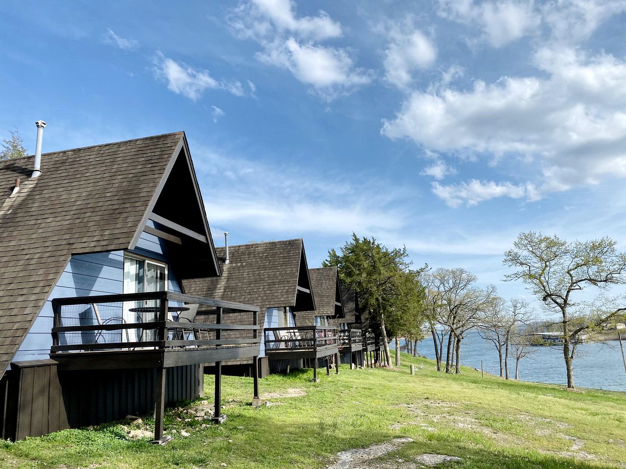 Glamping Getaway in an A-Frame, Ideal for a Nature Escape near Branson, Missouri