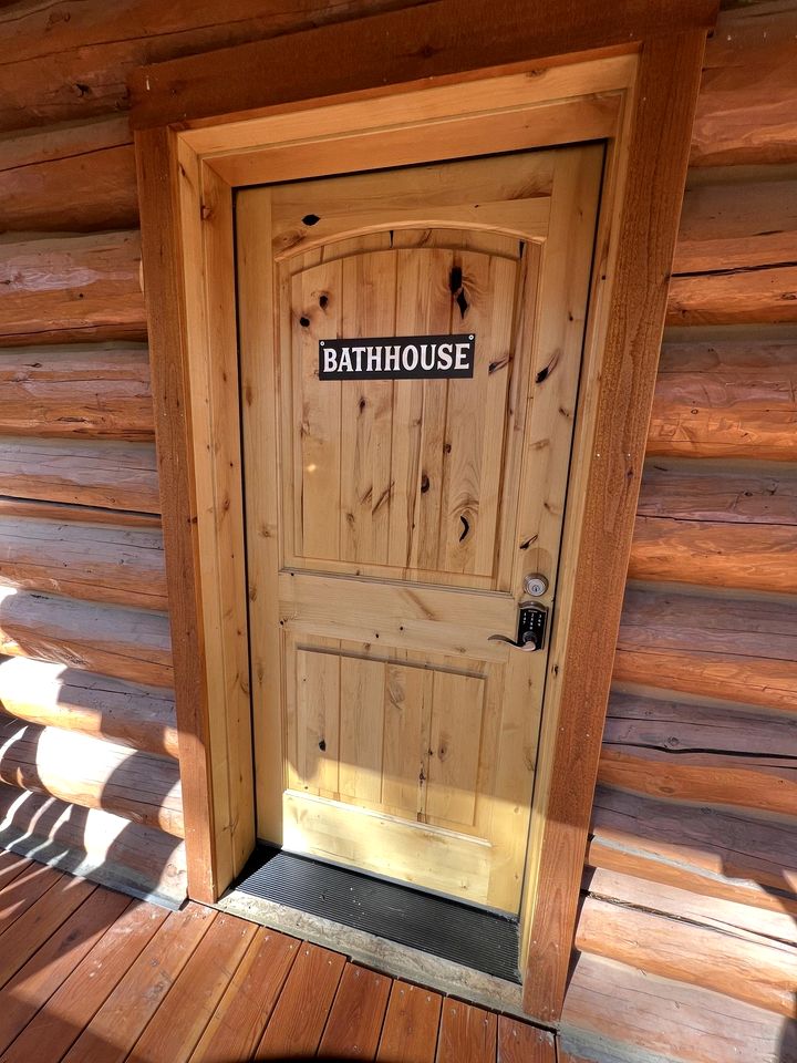 Peaceful Wooded Tipi Retreat with Breakfast Bar Near Nature Trail – Bonners Ferry, Idaho