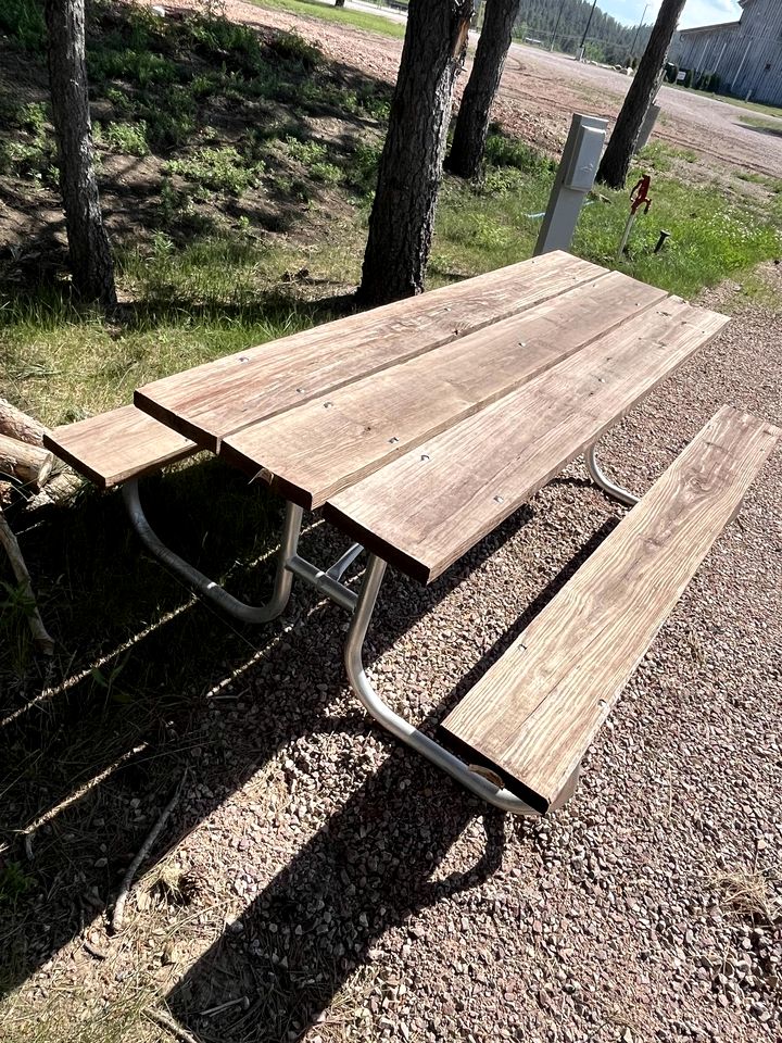Lovely Wooden Cabin with Barbecue in Rapid City, South Dakota