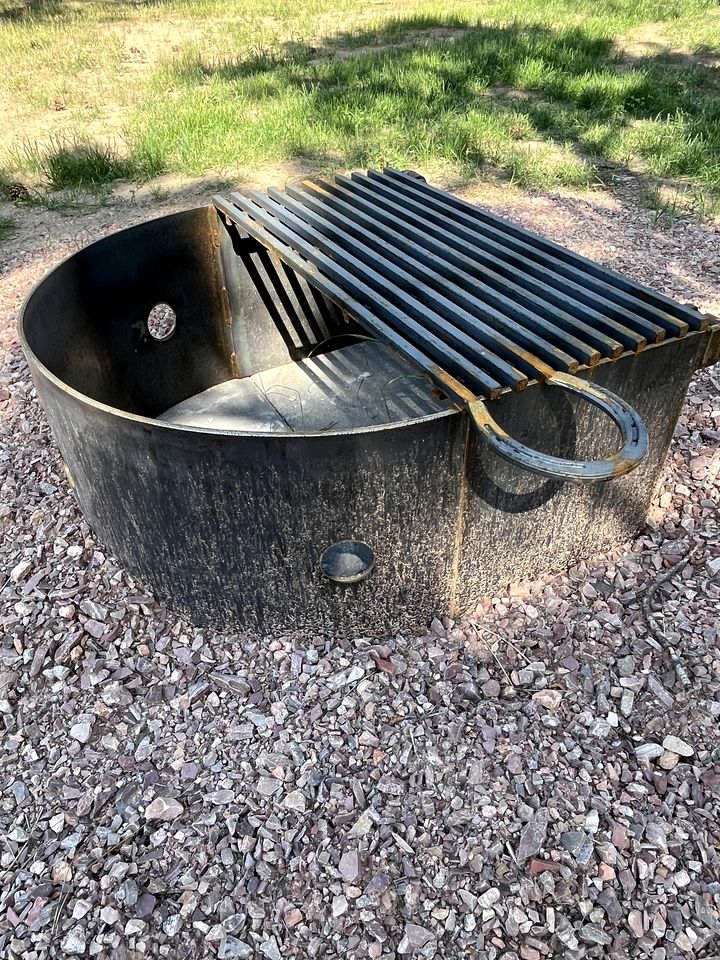 Charming Cabin with Barbecue and Great Sights in Rapid City, South Dakota