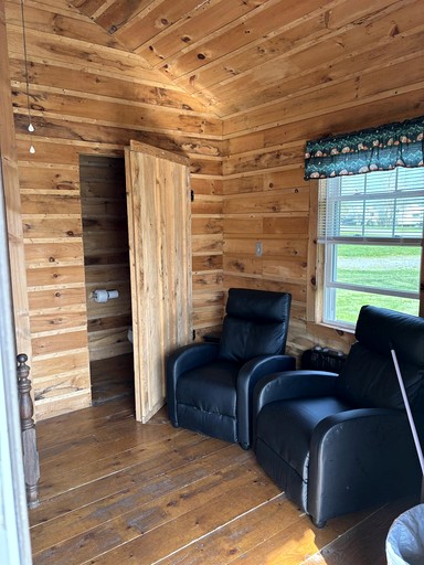 Cabins (United States of America, Macedon, New York)