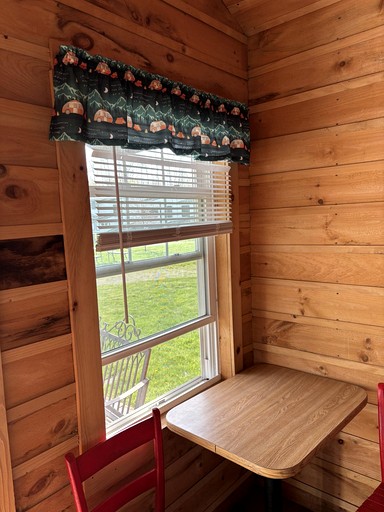 Cabins (United States of America, Macedon, New York)