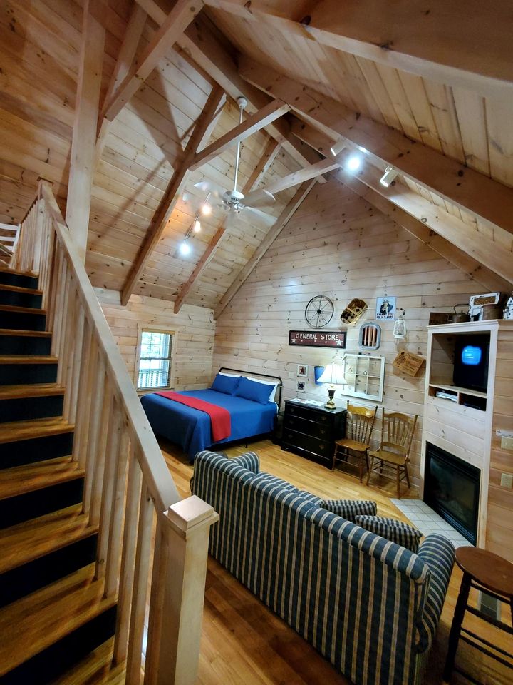 Nostalgic Riverside Cabin Haven Near New River, Virginia