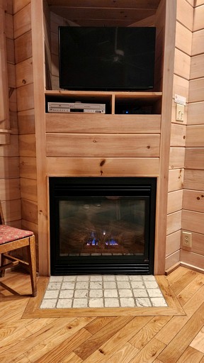 Cabins (United States of America, Galax, Virginia)