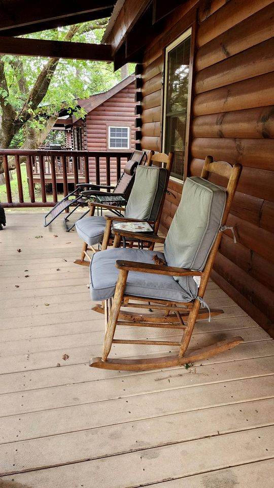 Serene Riverside Cabin Oasis Near New River, Virginia