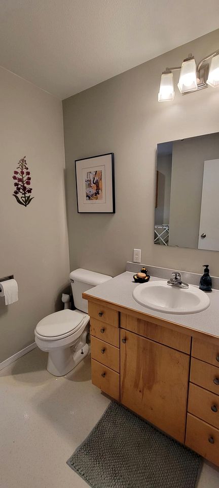 Charming Creekside Retreat Near Kenai Fjords in Seward, Alaska