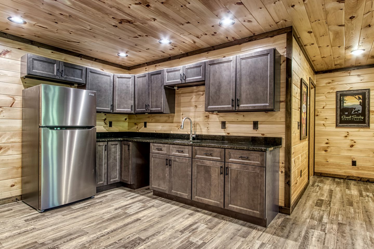 Luxury Vacation Rental with Private Home Cinema and Games Room for Families and Large Groups in Sevierville, Tennessee