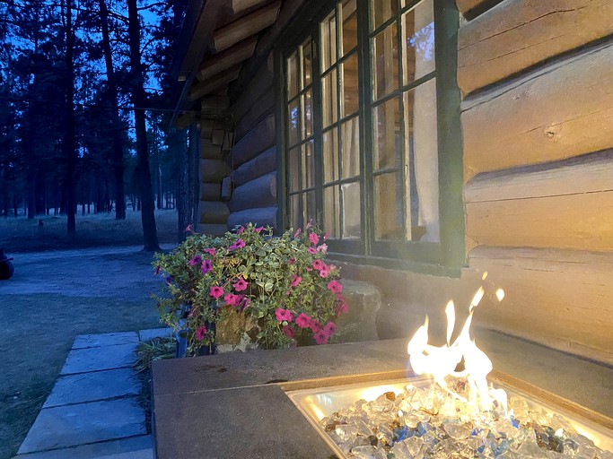 Log Cabins (United States of America, Rapid City, South Dakota)