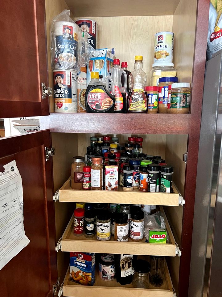 Secluded Lodge Rental for Large Groups in Lewis and Clark National Forest, Montana