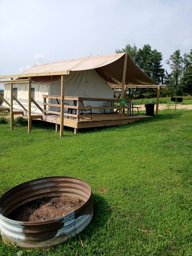 Tented Cabins (United States of America, Logan, Ohio)