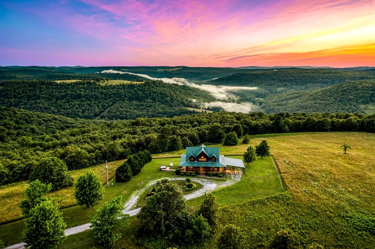 Cabins (United States of America, Compton, Arkansas)
